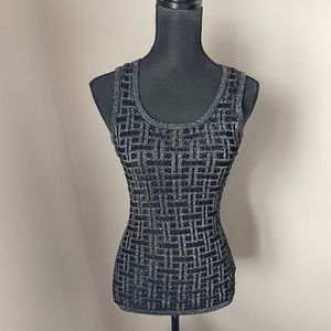 Metallic beaded fiber top